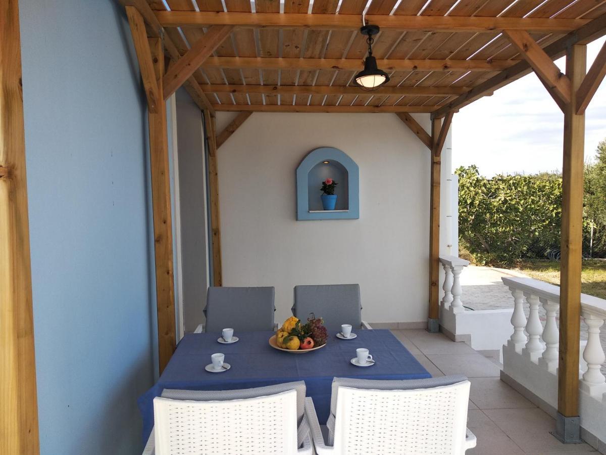 Rita Mare Seafront Villas Heated Pools Γεννάδι Εξωτερικό φωτογραφία