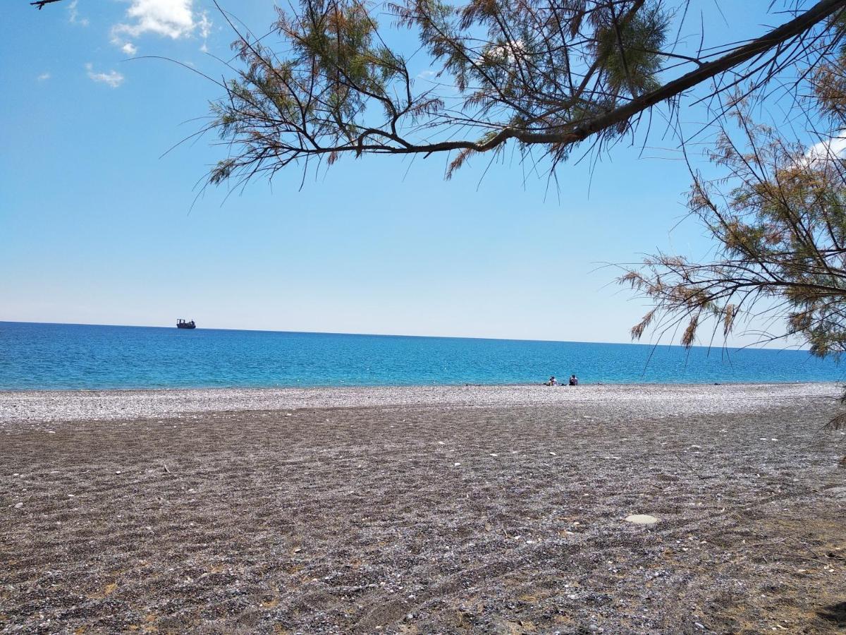 Rita Mare Seafront Villas Heated Pools Γεννάδι Εξωτερικό φωτογραφία