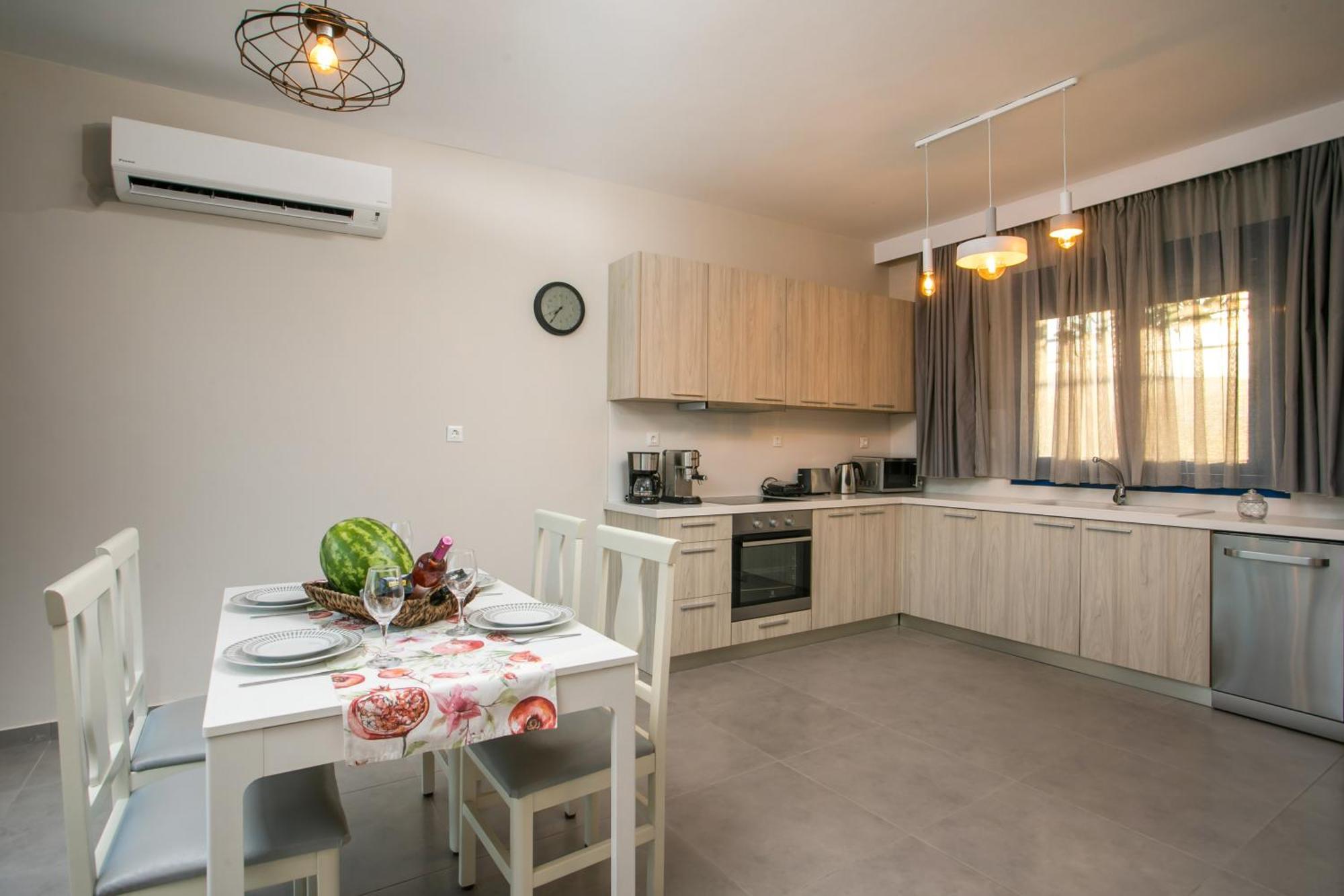 Rita Mare Seafront Villas Heated Pools Γεννάδι Εξωτερικό φωτογραφία