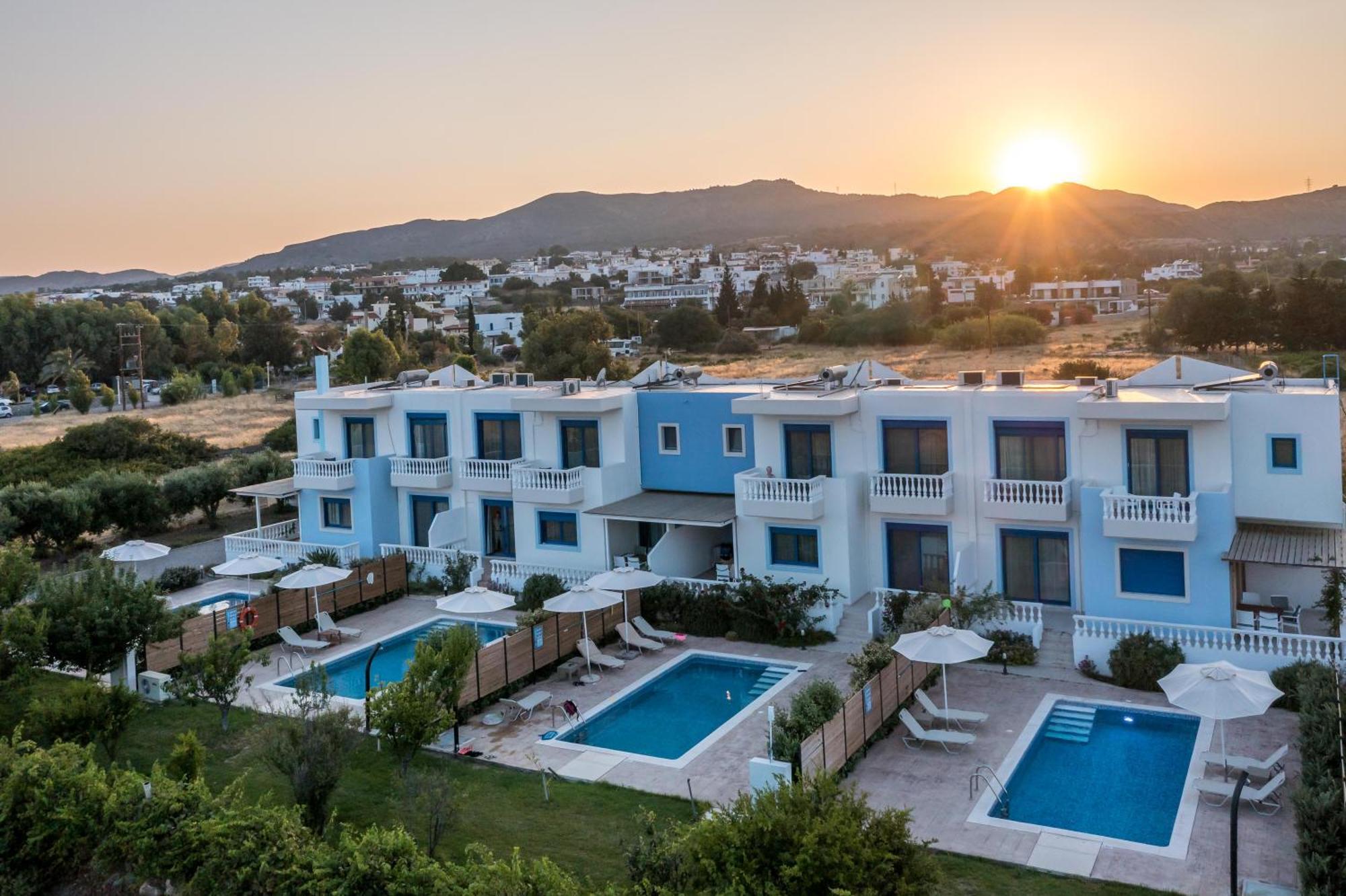 Rita Mare Seafront Villas Heated Pools Γεννάδι Εξωτερικό φωτογραφία