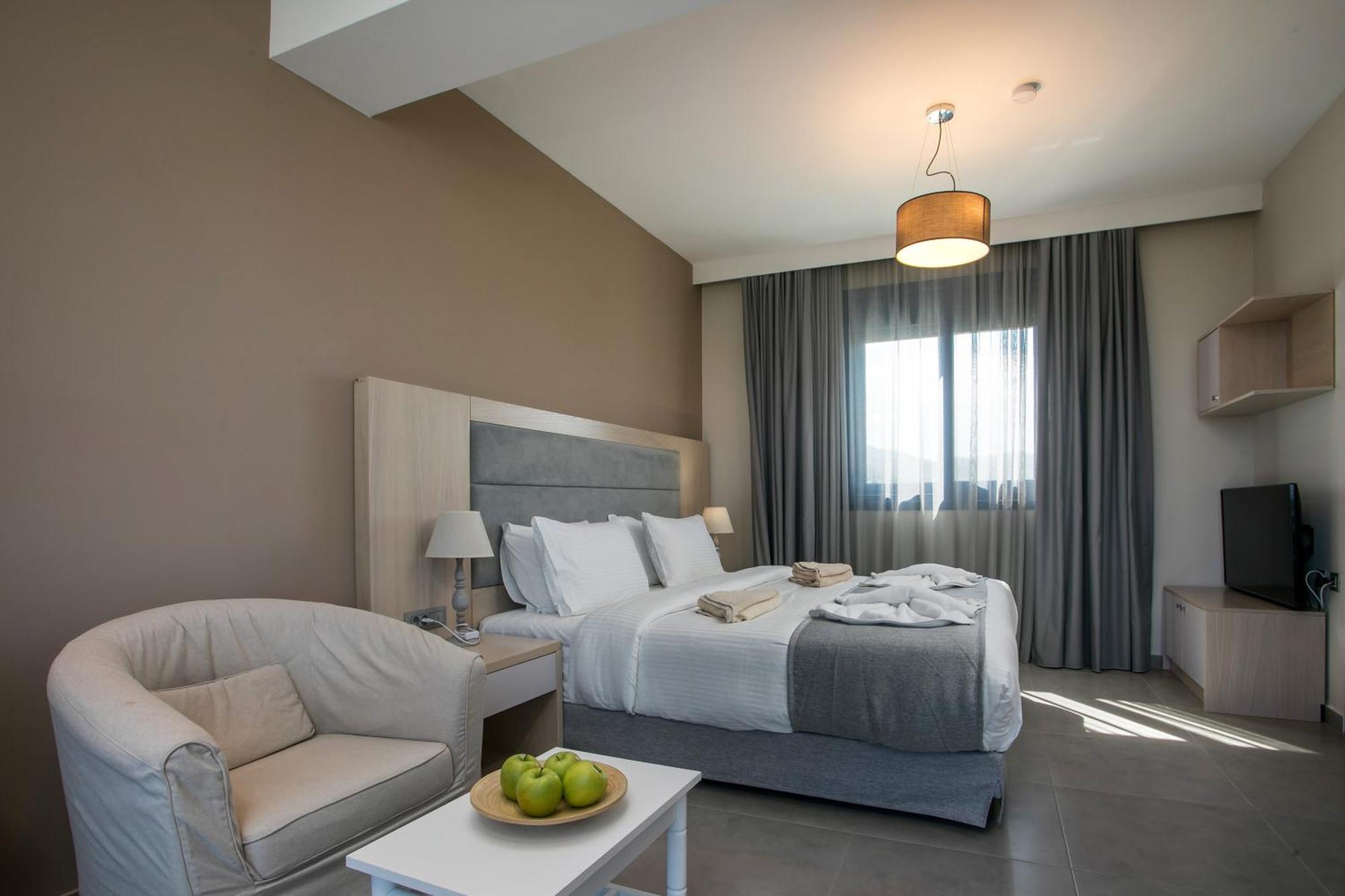 Rita Mare Seafront Villas Heated Pools Γεννάδι Εξωτερικό φωτογραφία