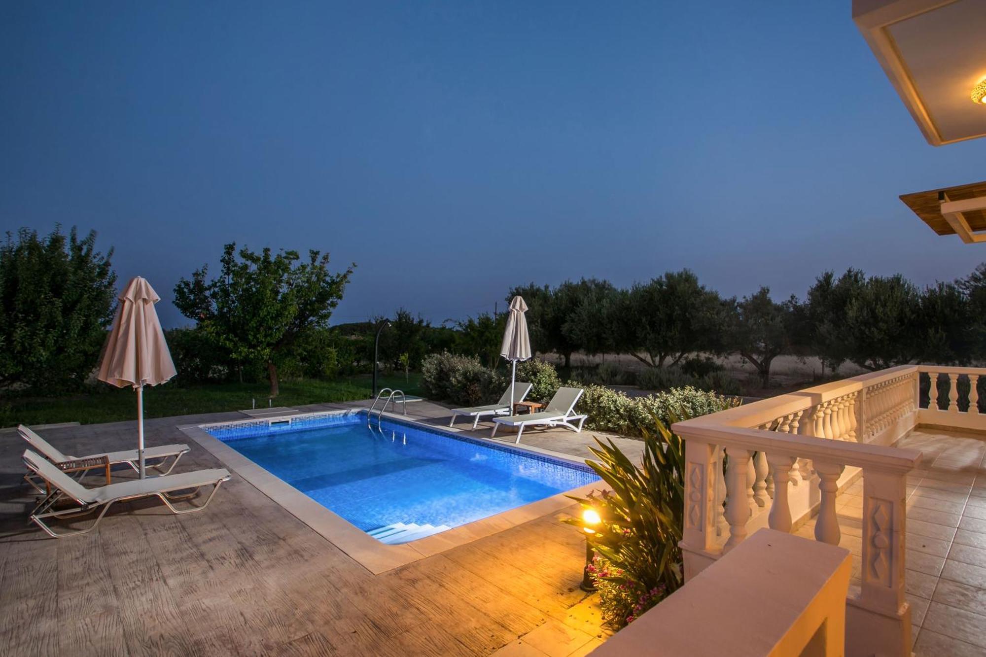 Rita Mare Seafront Villas Heated Pools Γεννάδι Εξωτερικό φωτογραφία