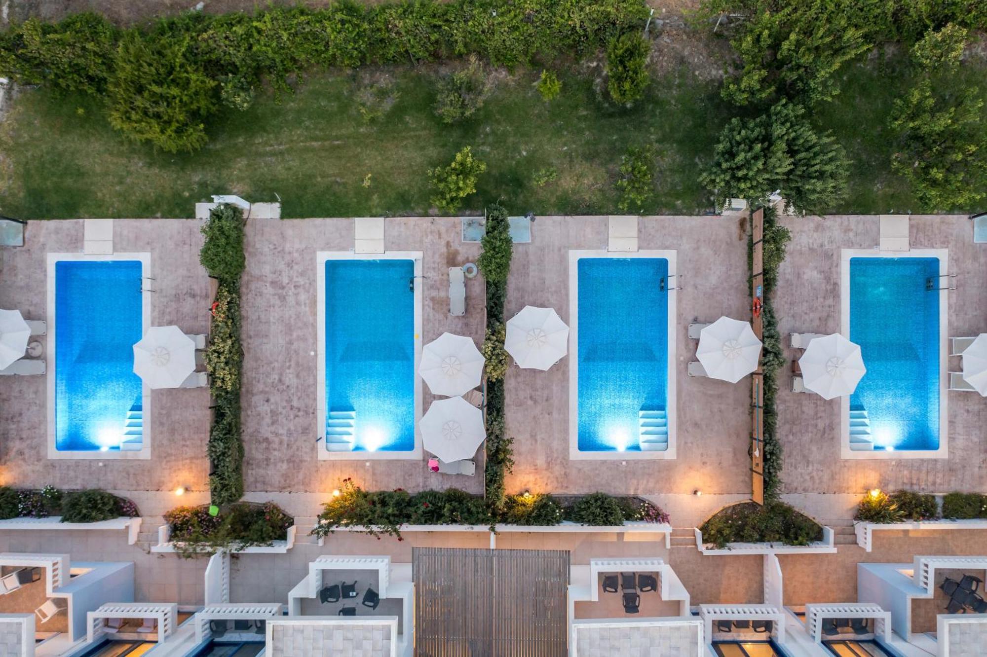 Rita Mare Seafront Villas Heated Pools Γεννάδι Εξωτερικό φωτογραφία