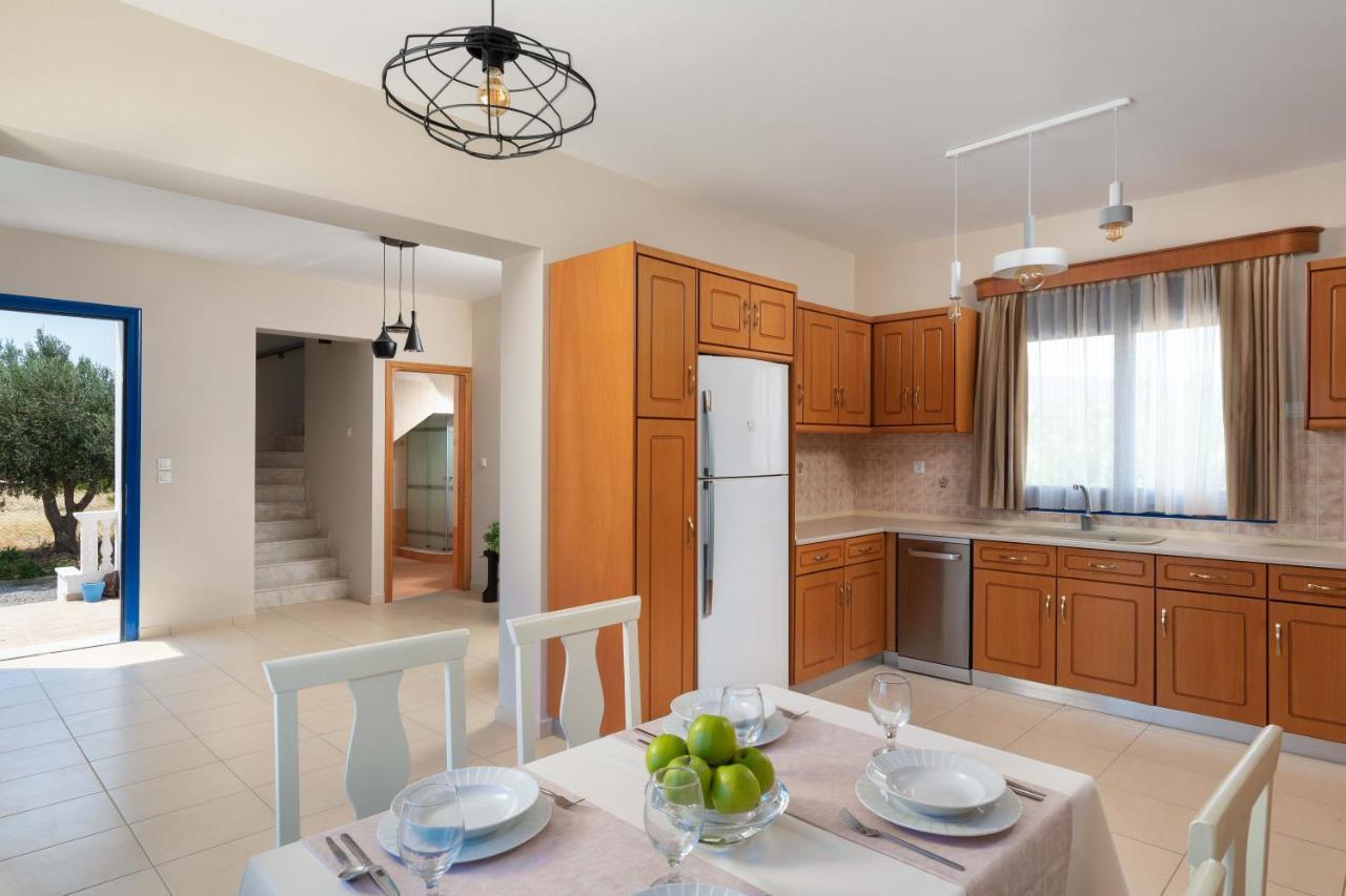Rita Mare Seafront Villas Heated Pools Γεννάδι Εξωτερικό φωτογραφία
