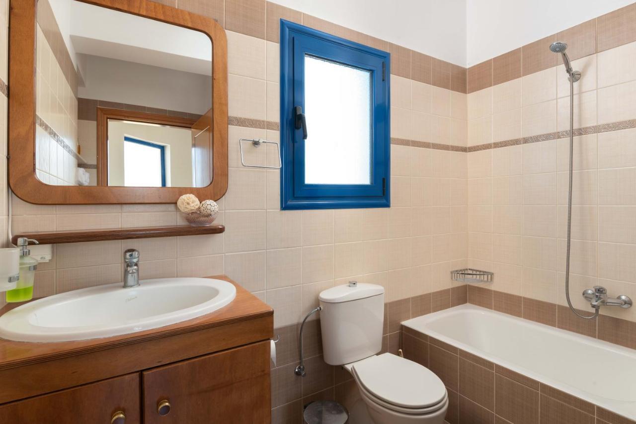 Rita Mare Seafront Villas Heated Pools Γεννάδι Εξωτερικό φωτογραφία